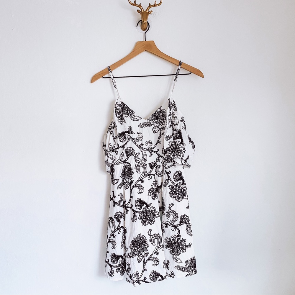 Do+Be Cold Shoulder Dress Size Small - Picture 1 of 5